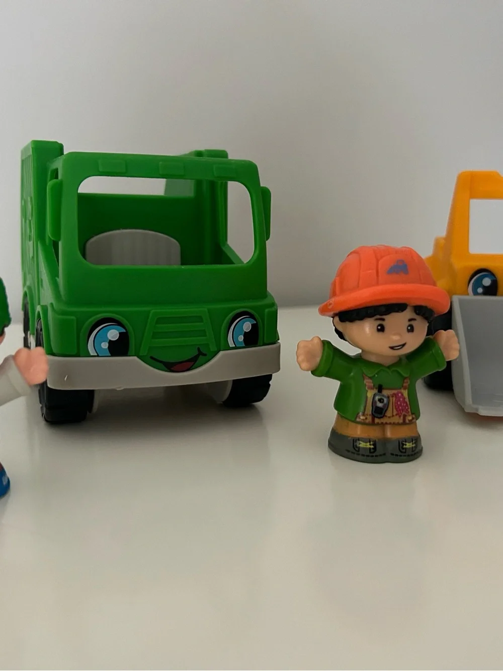 Fisher-Price Little People Bundle Recycle Truck & Bulldozer Toy Vehicle Figurine